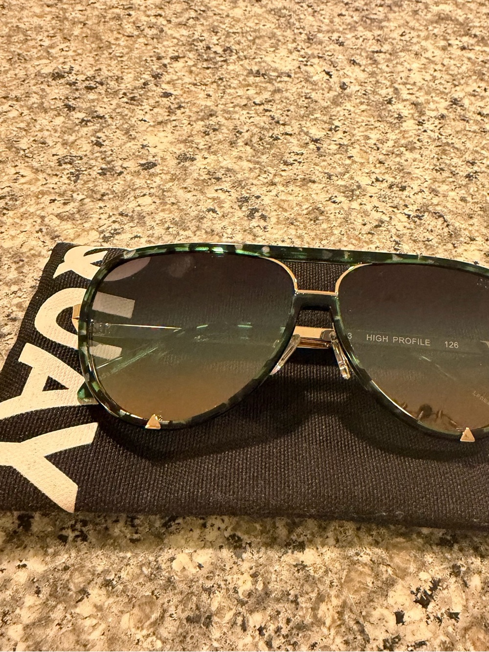 Quay limited edition BRAND NEW sunglasses last listing buyer unbought